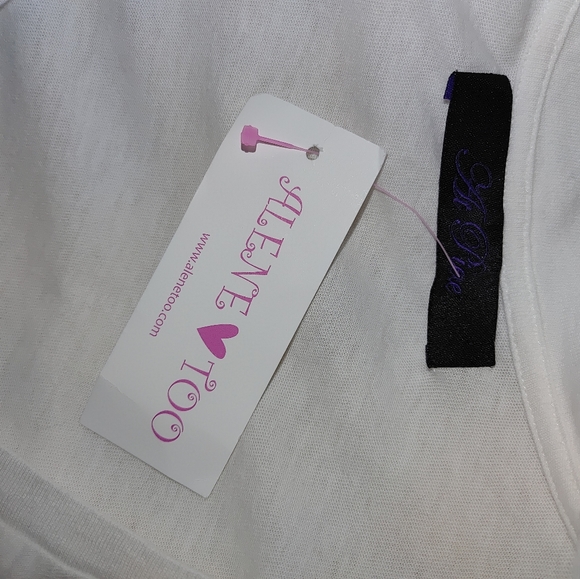 NWT HAPPIEST IN THE HAMPTONS TEE - Picture 7 of 8